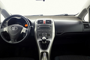 Toyota Auris Linea Sol 1.6 91kW (5 foto / 8)