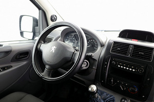 Peugeot Expert Passenger 2.0 HDi 88kW (5 foto / 8)