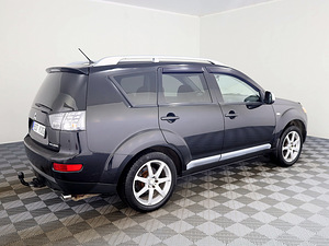 Mitsubishi Outlander Comfort 4x4 ATM 2.4 125kW (3 foto / 8)