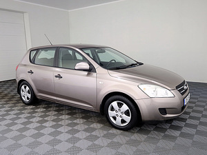 Kia Ceed Elegance ATM 1.6 90kW (1 foto / 7)
