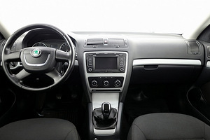Skoda Octavia Elegance Facelift 1.2 77kW (5 foto / 7)
