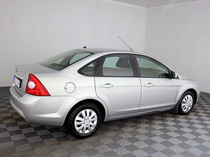 Ford Focus Facelift 1.6 74kW (3 foto / 7)