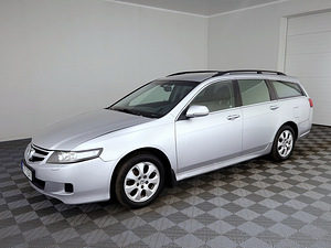 Honda Accord Luxury ATM 2.0 114kW (2 foto / 7)