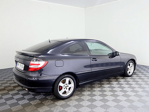 Mercedes-Benz C 220 Luxury 2.2 CDI 105kW (3 foto / 8)
