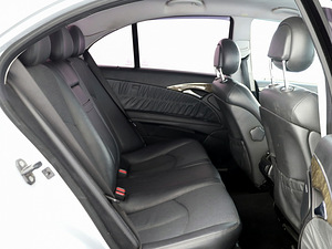 Mercedes-Benz E 220 Avantgarde Facelift ATM 2.1 CDI 125kW (7 foto / 9)