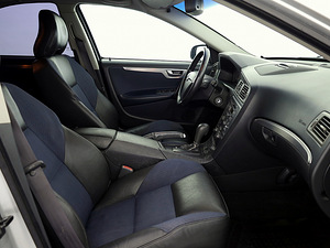 Volvo S60 Summum ATM 2.4 147kW (6 foto / 7)