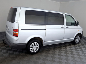 Volkswagen Transporter Kombi Passenger 2.5 TDI 96kW (3 foto / 8)