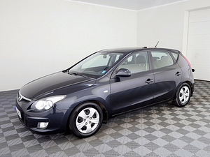 Hyundai i30 Elegance Facelift 1.6 93kW (2 foto / 7)