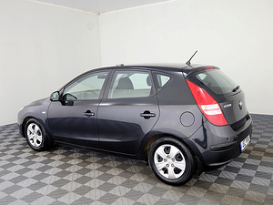 Hyundai i30 Elegance Facelift 1.6 93kW (4 foto / 7)
