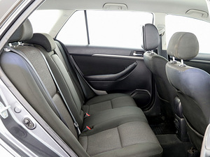 Toyota Avensis Linea Sol Facelift 2.2 D-4D 110kW (7 foto / 8)