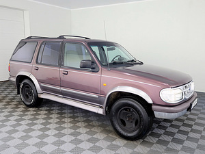 Ford Explorer Luxury 4.0 152kW (1 foto / 7)