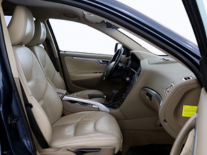 Volvo XC70 Summum Facelift ATM 2.4 D5 120kW (6 foto / 7)