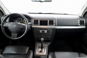 Opel Signum Cosmo Facelift ATM 3.0 CDTi 135kW (5 foto / 7)