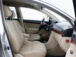 Toyota Avensis Linea Sol 2.0 D-4D 85kW (6 foto / 8)