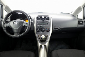 Toyota Auris Linea Sol 1.6 91kW (5 foto / 9)