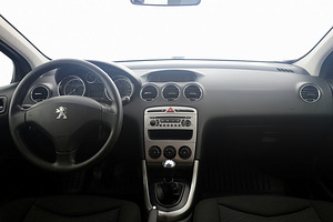 Peugeot 308 Elegance Facelift 1.6 88kW (5 foto / 7)