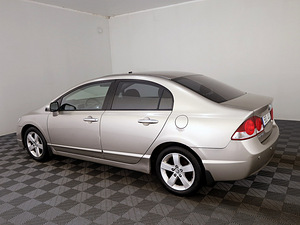Honda Civic Elegance ATM 1.8 103kW (4 foto / 7)