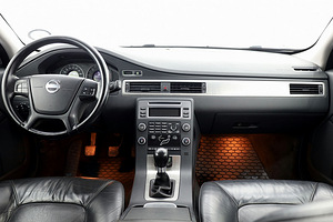 Volvo V70 Summum 1.6 D4 80kW (5 foto / 8)