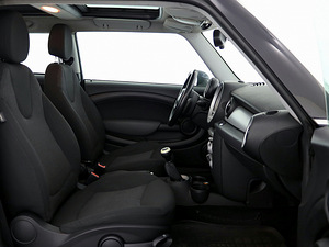 MINI Cooper One Facelift 1.4 70kW (6 foto / 7)