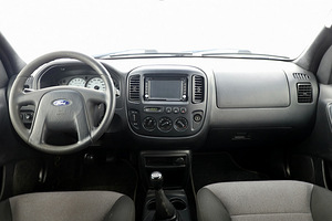 Ford Maverick Comfort 4x4 2.0 91kW (5 foto / 7)