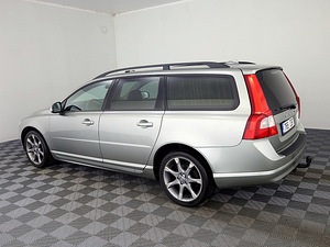 Volvo V70 Summum ATM 2.4 D5 136kW (4 foto / 7)