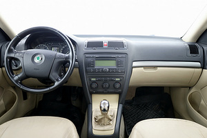 Skoda Octavia Highline 1.6 85kW (5 foto / 7)