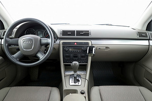 Audi A4 Comfortline Facelift ATM 1.8 120kW (5 foto / 7)