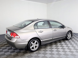 Honda Civic Elegance 1.8 103kW (3 foto / 7)