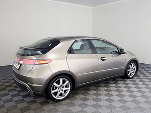Honda Civic Elegance 1.8 103kW (3 foto / 7)
