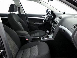 Skoda Octavia Comfortline Facelift ATM 1.2 77kW (6 foto / 8)
