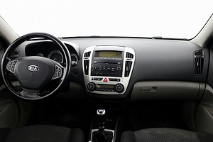Kia Ceed Elegance 1.6 90kW (5 фото из 7)