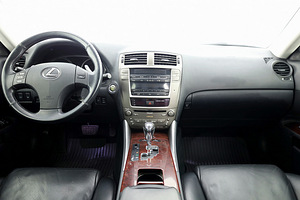 Lexus IS 250 Luxury ATM 2.5 153kW (5 foto / 7)