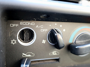 Mitsubishi Lancer Comfort ATM 1.5 62kW (8 foto / 8)