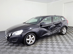Volvo V60 Summum ATM 2.0 D5 120kW (2 foto / 7)