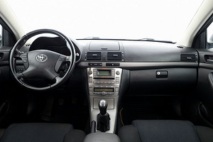Toyota Avensis Linea Sol Facelift 2.0 108kW (5 foto / 8)