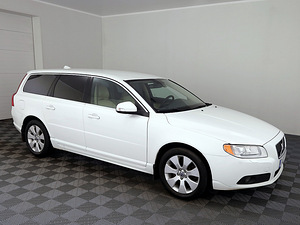 Volvo V70 Summum Facelift ATM 2.4 D5 136kW (1 foto / 7)