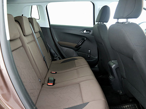 Peugeot 2008 Elegance ATM 1.6 HDi 68kW (7 foto / 7)