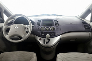 Mitsubishi Grandis Comfort LPG ATM 2.4 121kW (5 foto / 9)