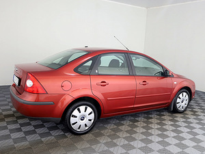 Ford Focus Ghia ATM 2.0 107kW (3 foto / 8)