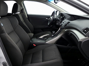 Honda Accord Elegance ATM 2.0 115kW (6 foto / 8)