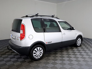 Skoda Roomster Scout 1.9 TDI 77kW (3 foto / 7)