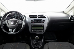 SEAT Leon Comfortline Facelift 1.6 TDI 77kW (5 foto / 8)