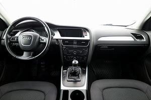 Audi A4 Comfortline Quatrro 1.8 118kW (5 foto / 8)
