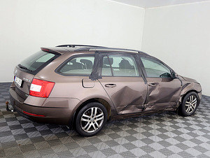Skoda Octavia Comfortline ATM 1.5 96kW (3 foto / 7)
