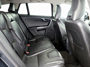Volvo V60 Summum 2.0 D5 120kW (7 foto / 8)