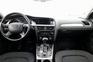 Audi A4 Comfortline Facelift ATM 2.0 TDI 105kW (5 foto / 8)