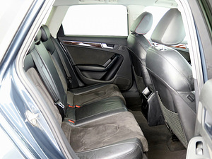 Audi A4 S-Line ATM 2.0 TDI 105kW (7 foto / 7)