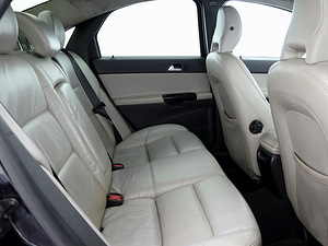 Volvo S40 Summum 2.4 103kW (7 foto / 7)