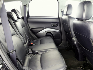 Peugeot 4007 Luxury 2.2 HDi 115kW (7 foto / 9)