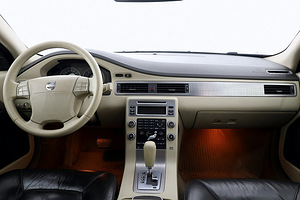Volvo XC70 Summum ATM 2.4 D5 136kW (5 foto / 8)